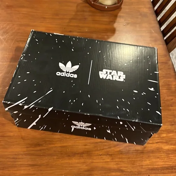 adidas gazelle silver green womens Adidas x Star Wars Nite Jogger R2D2 Trainers